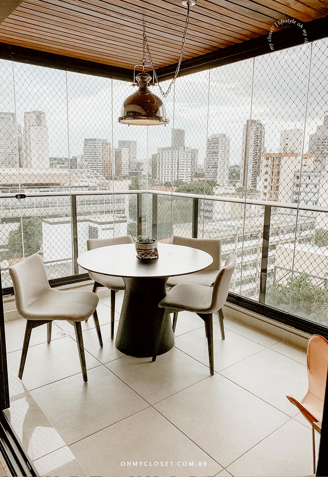 Outro angulo da sacada apartamento condomínio Jazz em Pinheiros São Paulo.