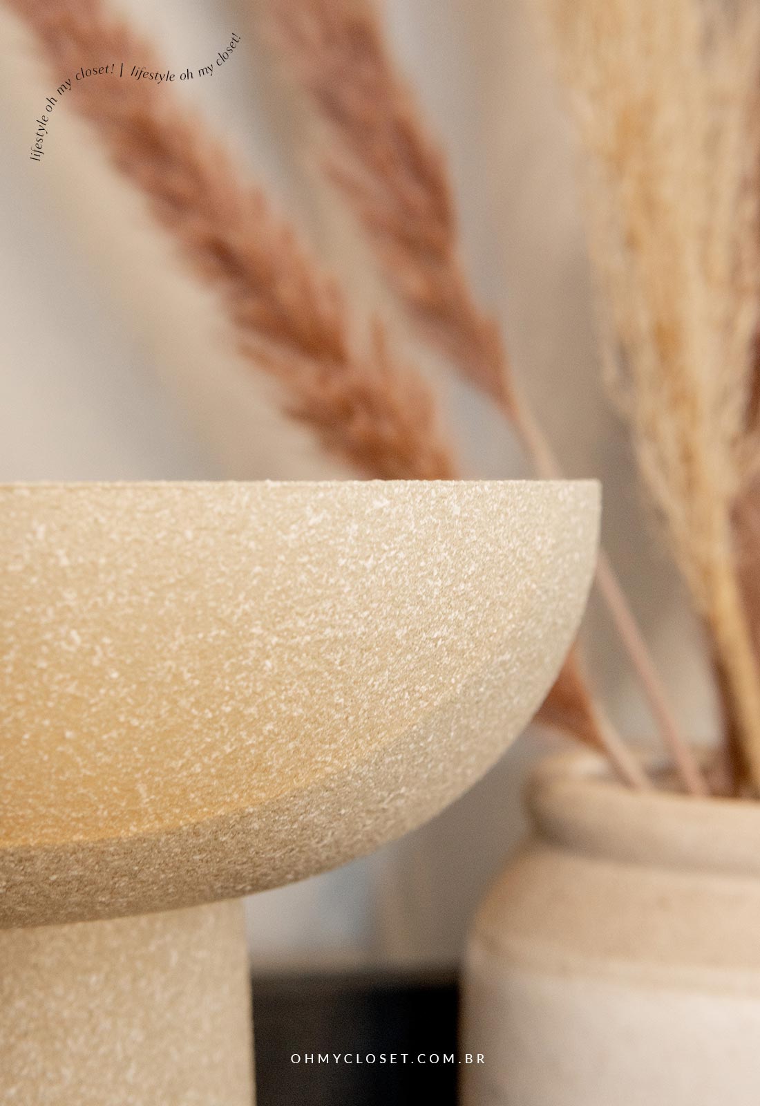 Detalhe da textura do vaso escandinavo feito em casa.